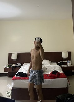 Kenji - Male escort in Manila Photo 8 of 15