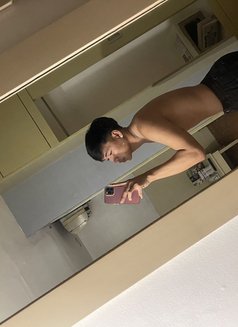 Kenji - Male escort in Manila Photo 9 of 15