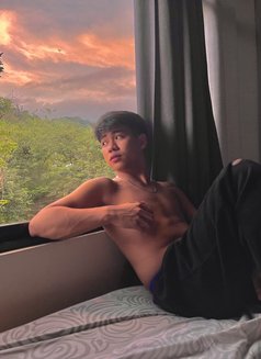 Kenji - Male escort in Manila Photo 14 of 15