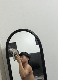 Kenji - Male escort in Manila Photo 16 of 20