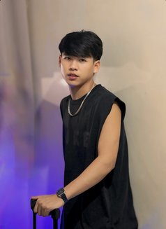 Kenji - Male escort in Manila Photo 18 of 20