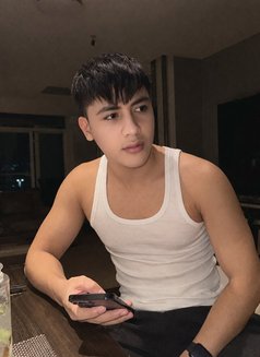 Kenji - Acompañantes masculino in Manila Photo 2 of 8