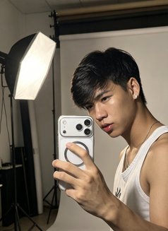 Kenji - Acompañantes masculino in Makati City Photo 12 of 12
