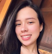 Kenly - puta in Al Manama