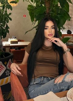 Kenly - escort in Riyadh Photo 3 of 6
