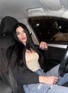 Kenly - escort in Riyadh Photo 5 of 6