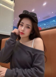 Kenly - escort in Bangkok Photo 4 of 4