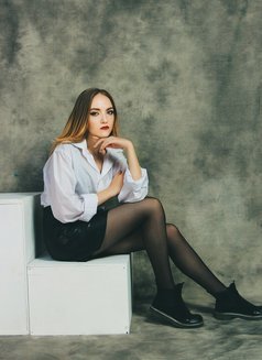 Kenna - puta in Dubai Photo 5 of 7