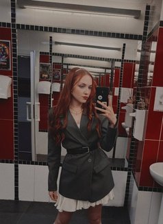 Kenna - puta in Dubai Photo 7 of 7