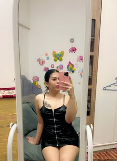 Kenny - Transsexual escort in Riyadh Photo 3 of 5