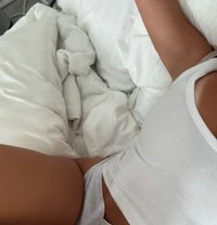 Kenny - Transsexual escort in Kuwait