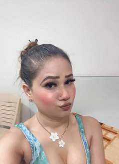 Kenny - Transsexual escort in New Delhi Photo 9 of 14