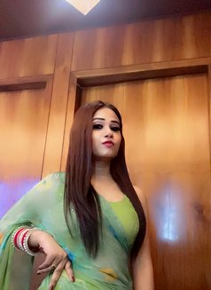 Kenny - Transsexual escort in New Delhi Photo 13 of 14