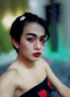 Kenny - Agencia de acompañantes transexuales in Muscat Photo 4 of 9