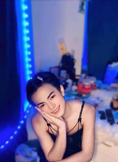 Kenny - Agencia de acompañantes transexuales in Muscat Photo 5 of 9