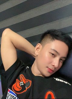 Keno - Male escort in Manila Photo 1 of 7