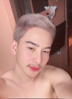 Keno - Male escort in Manila Photo 6 of 7