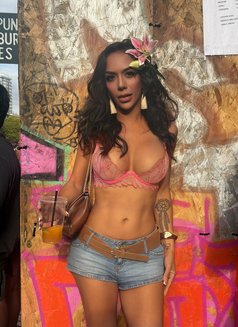 Bareback Queen lick ASS - Transsexual escort in London Photo 24 of 30