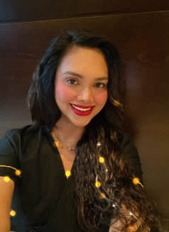 Kent - Transsexual escort in Al Manama Photo 9 of 13