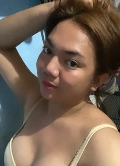 Kenta Brown - Transsexual escort in Manila Photo 3 of 6