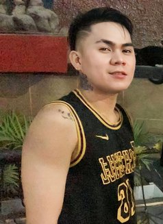 Kentlee - Male escort in Manila Photo 1 of 5