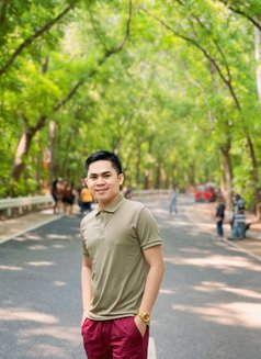 Kentlee - Male escort in Manila Photo 5 of 5