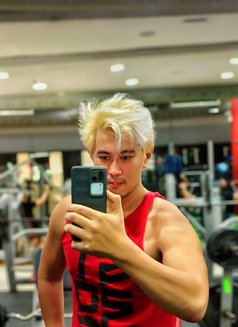 Kenuy - Male escort in Manila Photo 29 of 30