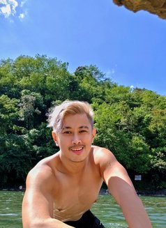Kenuy - Male escort in Manila Photo 27 of 28