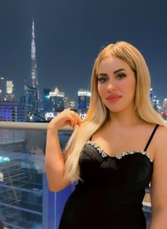 Kenza - puta in Dubai Photo 2 of 7