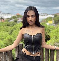 Kenza hot service - puta in Bali