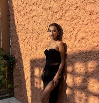 Kenza hot service - escort in Bali Photo 28 of 28