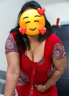 Kerala Aunty in Dubai | Independent - escort in Dubai Photo 7 of 8