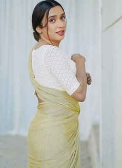 Kerala Celeb Shemale with GF experience - Transsexual escort in Bangalore Photo 7 of 8