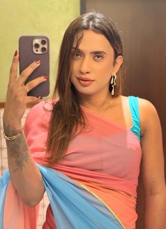 Kerala Celeb Shemale with GF experience - Transsexual escort in Bangalore Photo 5 of 7