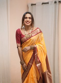 Kerala Celeb Shemale with GF experience - Transsexual escort in Bangalore Photo 6 of 7