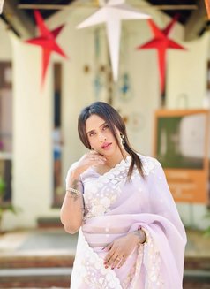 Kerala Celeb Shemale with GF experience - Transsexual escort in Bangalore Photo 8 of 9