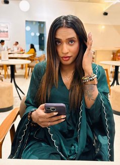 Kerala Celeb Shemale with GF experience - Transsexual escort in Bangalore Photo 4 of 7