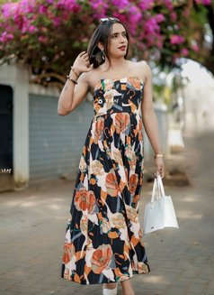 Kerala Celeb Shemale with GF experience - Transsexual escort in Bangalore Photo 5 of 7