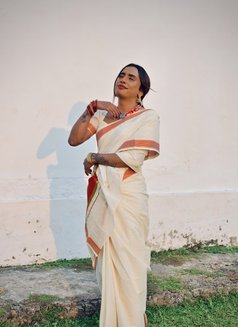 Kerala Celeb Shemale with GF experience - Transsexual escort in Bangalore Photo 7 of 7