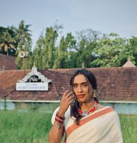 Kerala Celeb Shemale with GF experience - Acompañantes transexual in Bangalore