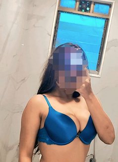 Kerala Cute Independent Girl Real Meet - puta in Al Manama Photo 3 of 3