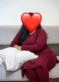 Kerala girl in Ajman - masseuse in Ajmān Photo 6 of 7