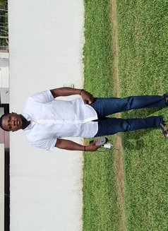Kerem - Acompañantes masculino in Accra Photo 1 of 5