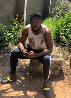Kerem - Acompañantes masculino in Accra Photo 4 of 5