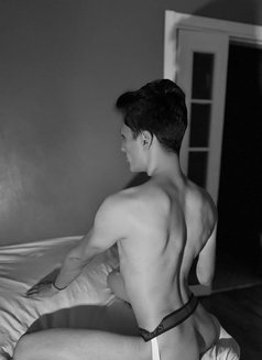 Kerem_Vers_top - Male escort in İstanbul Photo 12 of 15