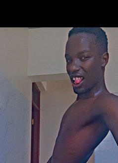 Kerry - Male escort in Nairobi Photo 4 of 4