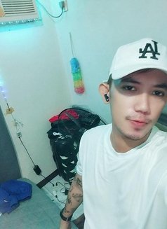 Kerwin - Male escort in Manila Photo 6 of 7