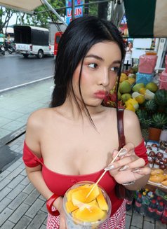 Kesh - Transsexual escort in Kuala Lumpur Photo 9 of 30