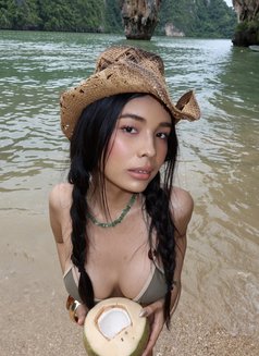 Kesh - Transsexual escort in Kuala Lumpur Photo 16 of 30
