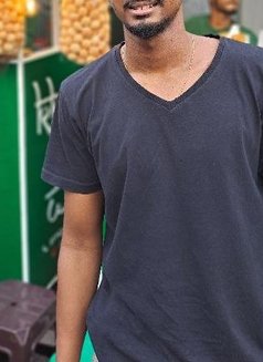 Keshan Colombo Male Escort - Male escort in Colombo Photo 3 of 3